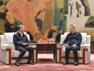 王祥明董事長(zhǎng)、王崔軍總經(jīng)理拜訪武漢市委書記郭元強(qiáng)、市長(zhǎng)盛閱春